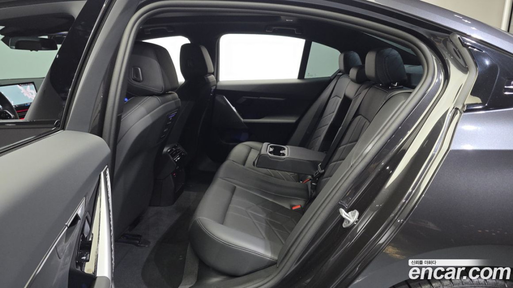 BMW 5-Series 520i M Sport, 2025
