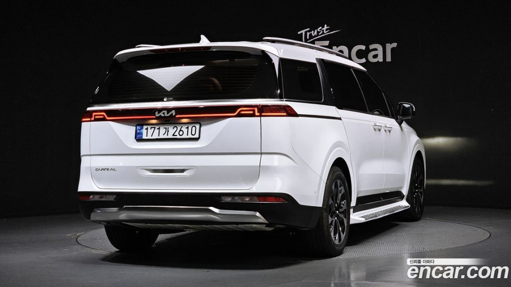 Kia Carnival 7-Seater Signature, 2023