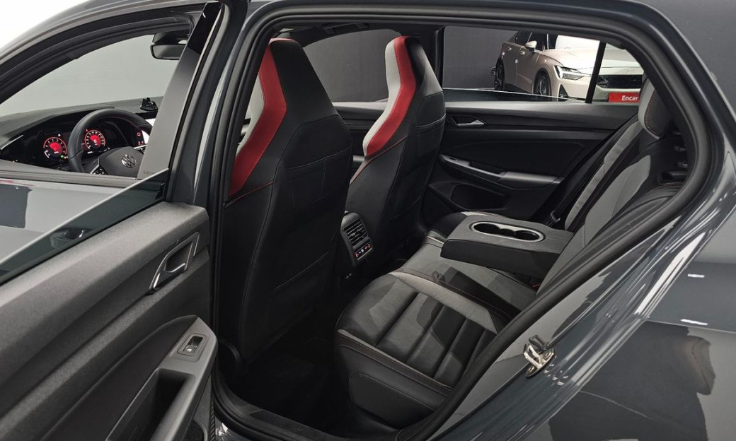Volkswagen Golf 2.0 GTI, 2024
