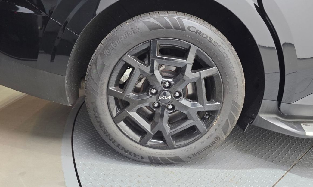 Kia Carnival 7-Seater Gravity, 2024