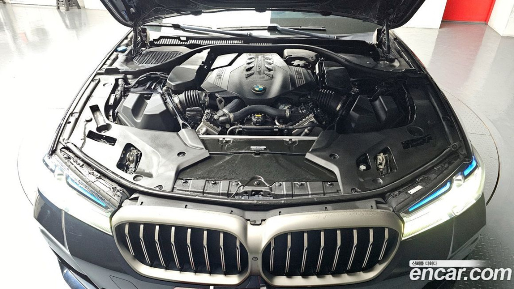 BMW 5-Series M550i xDrive, 2022
