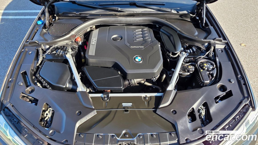 BMW 5-Series 530i xDrive Luxury, 2023
