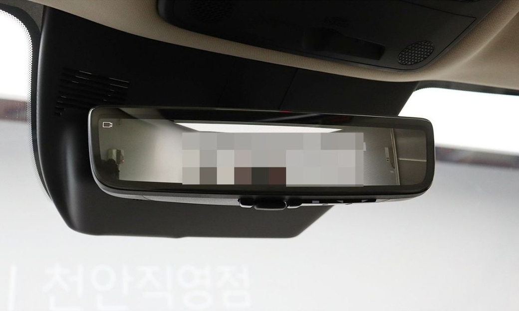 Kia Carnival 9-Seater Signature, 2024