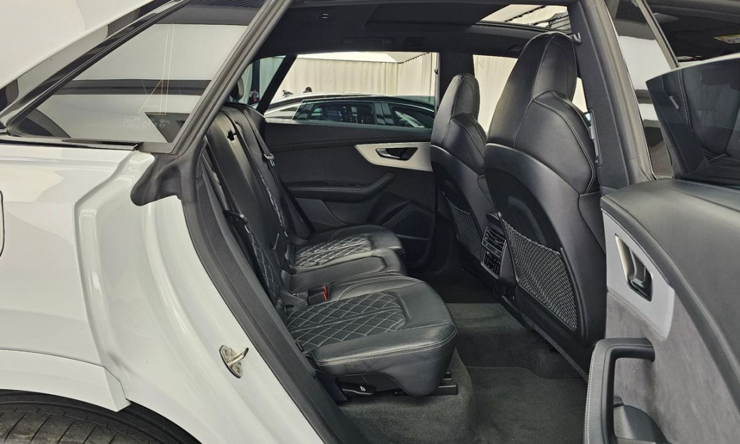 Audi Q8 55 TFSI Quattro Premium, 2023