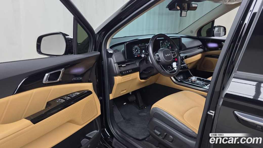 Kia Carnival 9-Seater Signature, 2023