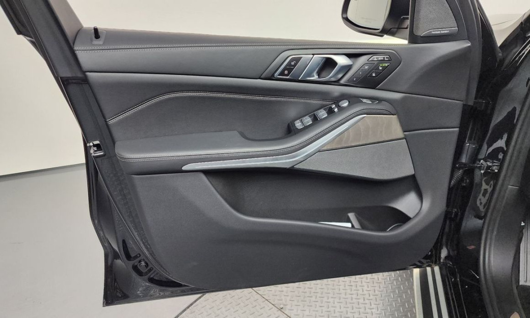 BMW X7 xDrive 40i Design Pure Excellence 7-Seater, 2024