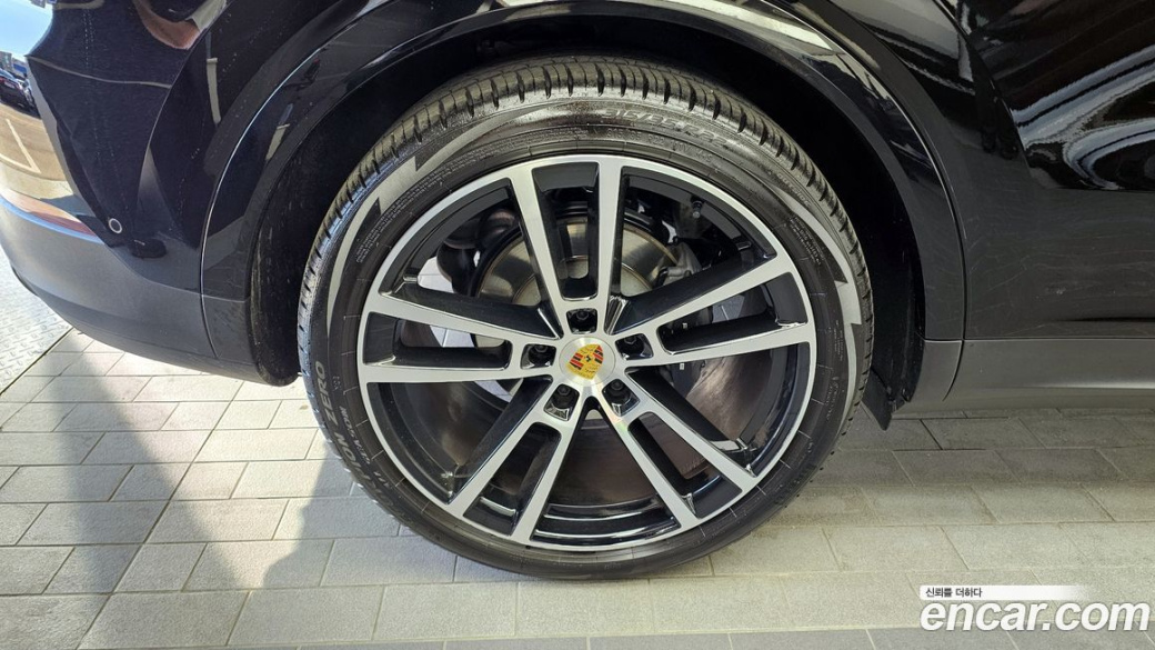 Porsche Cayenne 3.0, 2024