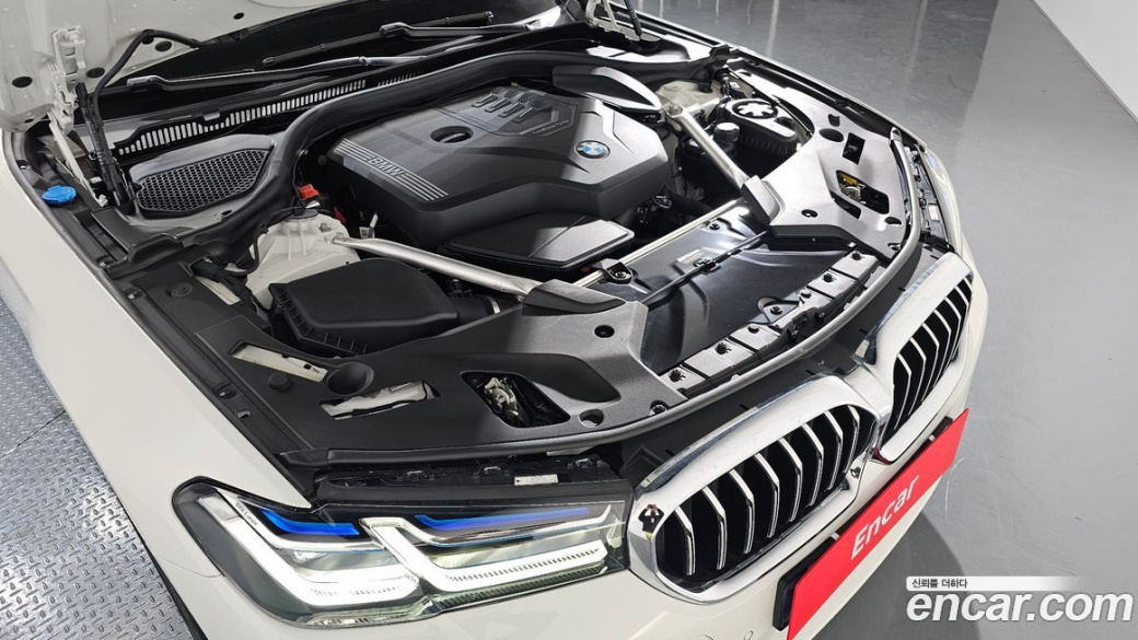 BMW 5-Series 530i M Sport Package, 2023