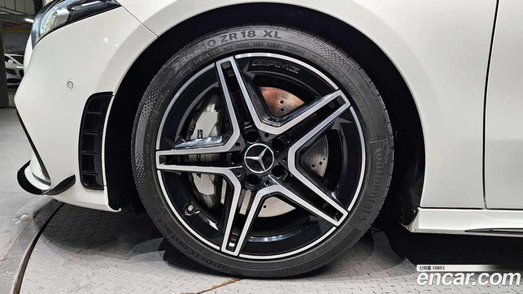 Mercedes-Benz A-Class AMG A35 4MATIC Sedan, 2023