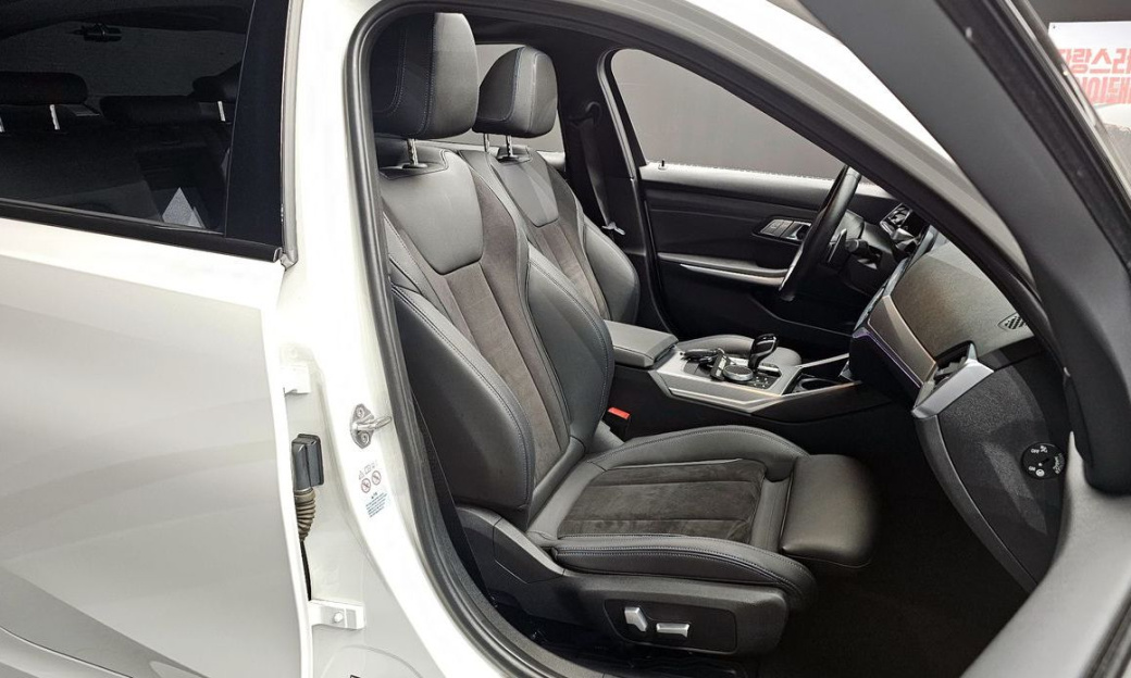 BMW 3-Series 320i M Sport, 2022