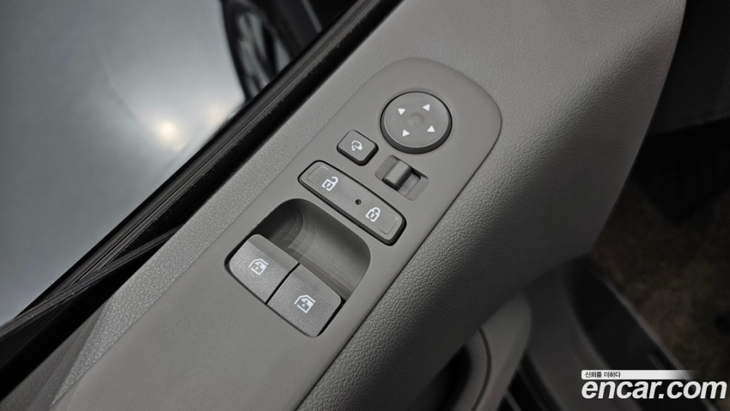 Hyundai Staria Lounge 9-Seater, 2023