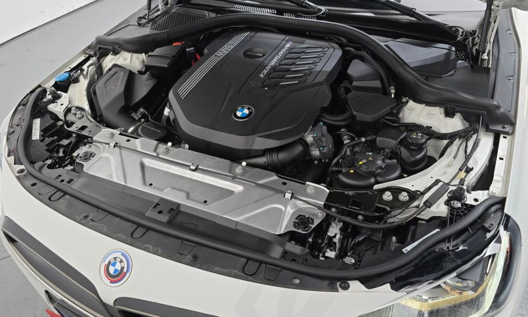 BMW 2-Series M240i xDrive Online Exclusive Coupe, 2023