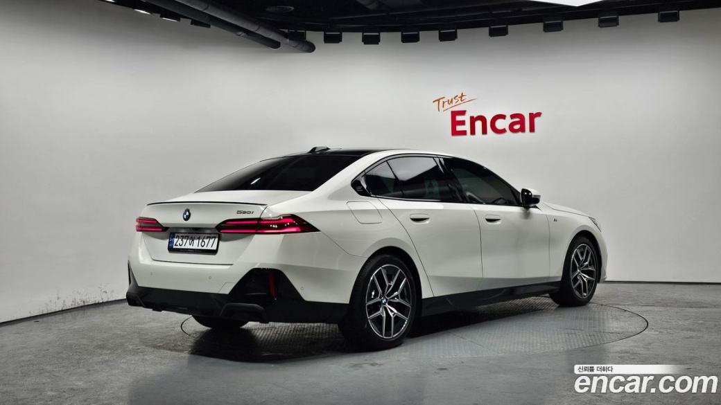 BMW 5-Series 520i Special Edition, 2024
