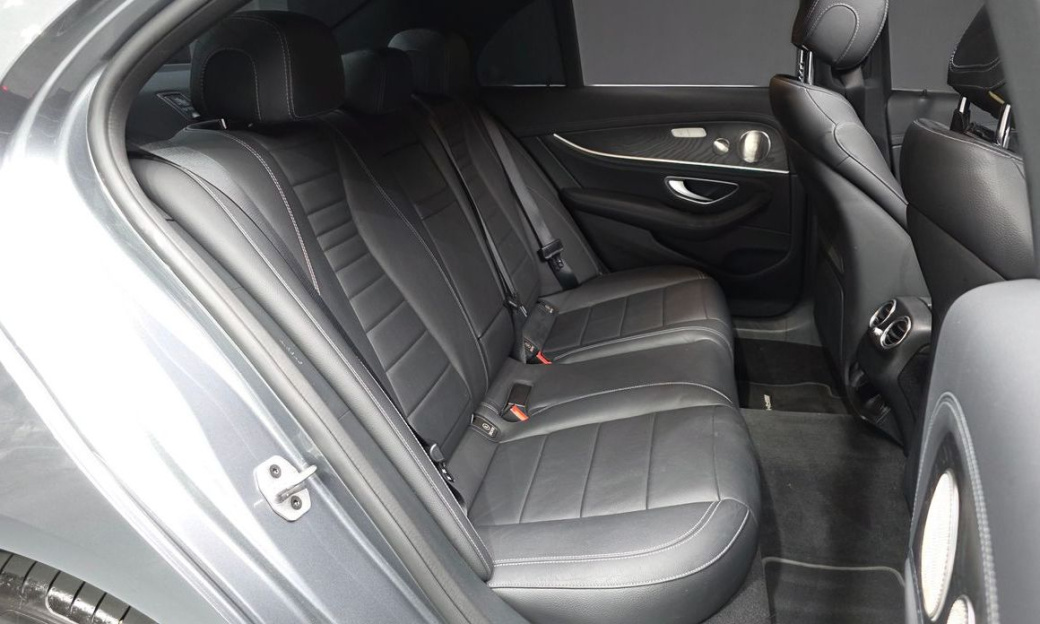 Mercedes-Benz E-Class E220d 4MATIC AMG Line, 2022