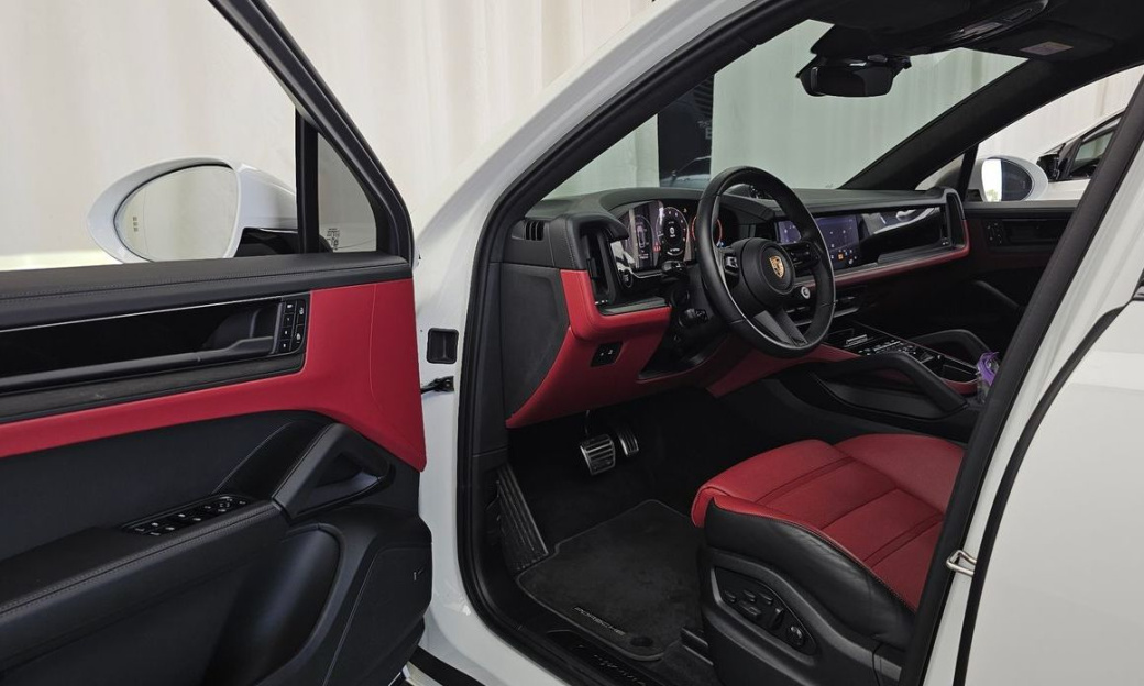 Porsche Cayenne 4.0 GTS Coupe, 2025