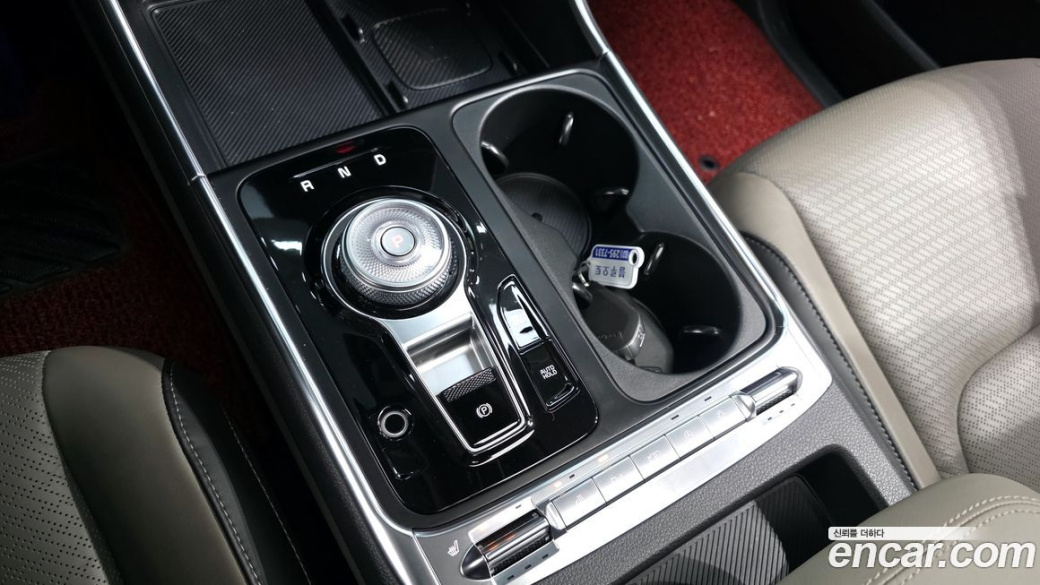 Kia Carnival 9-Seater Signature, 2024