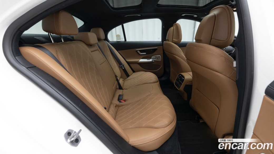 Mercedes-Benz E-Class E450 4MATIC Exclusive, 2025