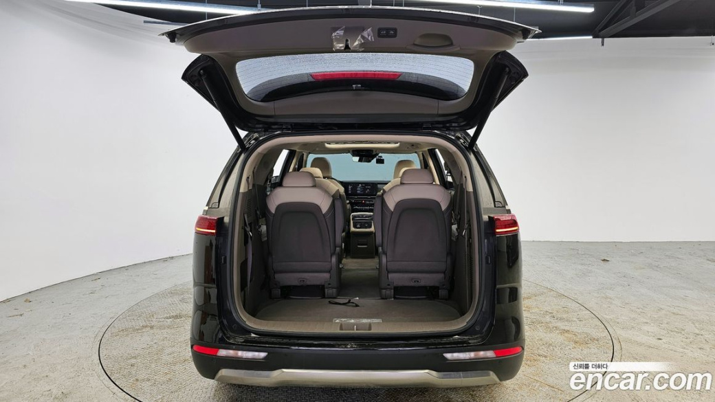 Kia Carnival 9-Seater Signature, 2022