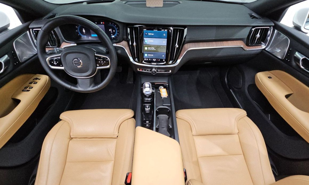 Volvo S60 B5 Ultimate Bright, 2024