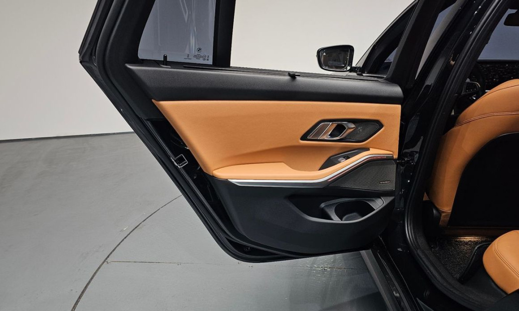 BMW 3-Series 320i Touring M Sports, 2024