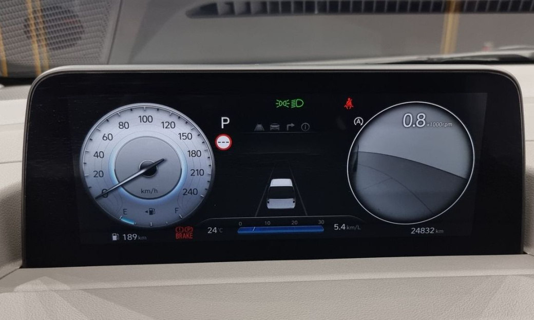 Hyundai Staria 4WD Lounge 7-Seater, 2024