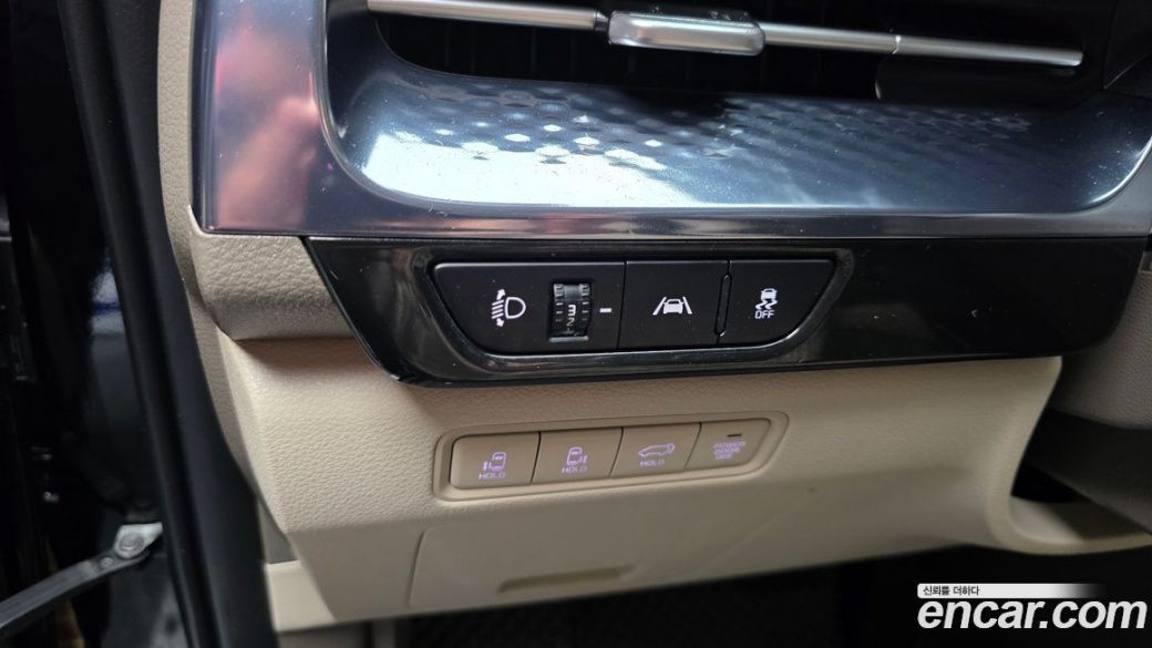 Kia Carnival 9-Seater Hi-Limousine, 2023