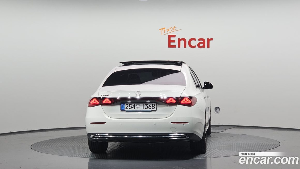 Mercedes-Benz E-Class E200 Avantgarde, 2025