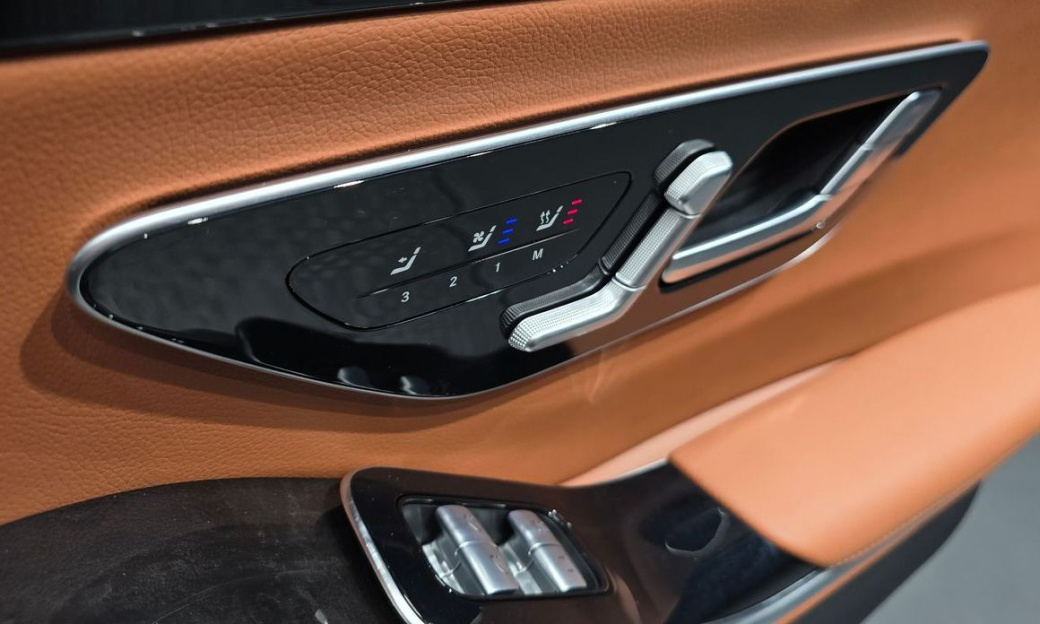 Mercedes-Benz S-Class S500L 4MATIC, 2022