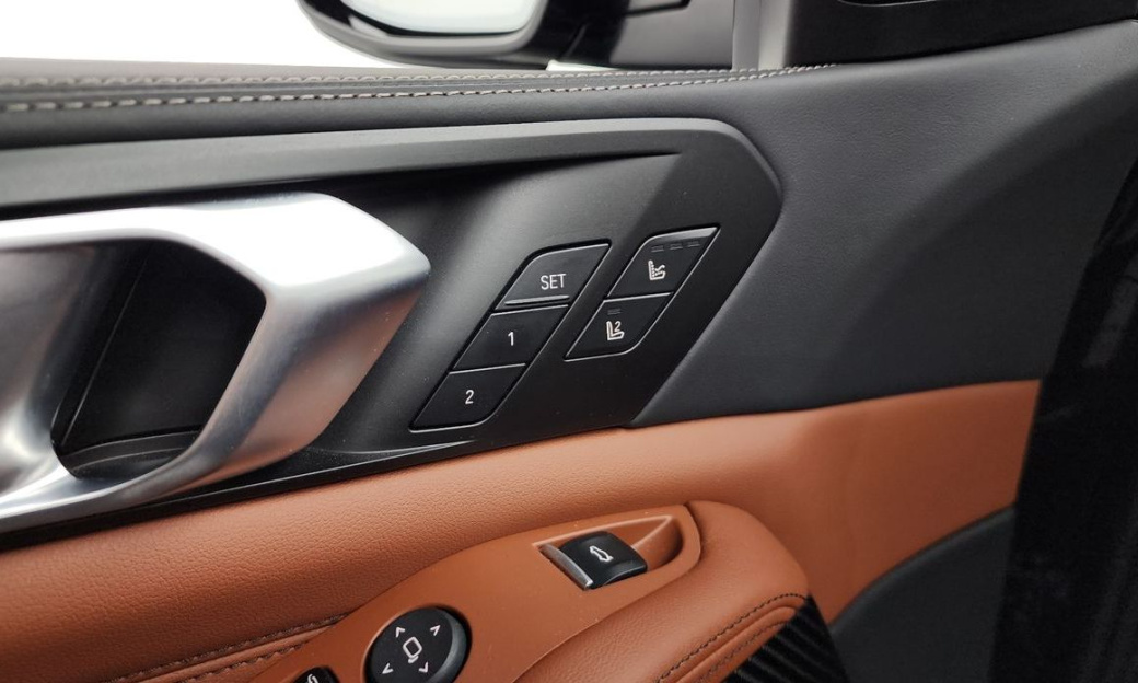 BMW X5 M60i, 2024