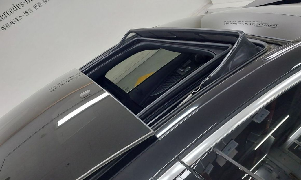 Mercedes-Benz E-Class E350 4MATIC AMG Line, 2022