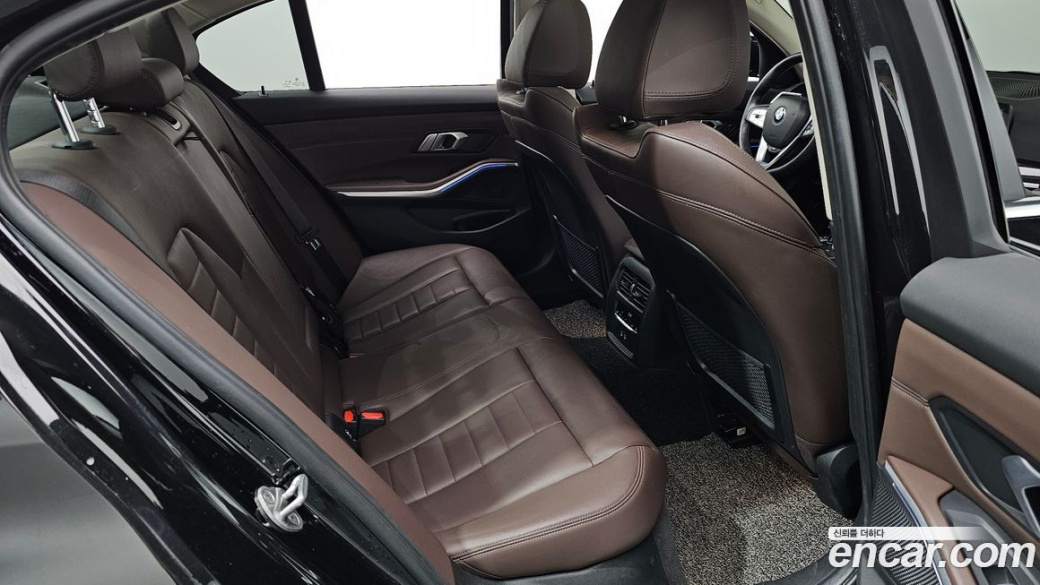 BMW 3-Series 320i, 2022