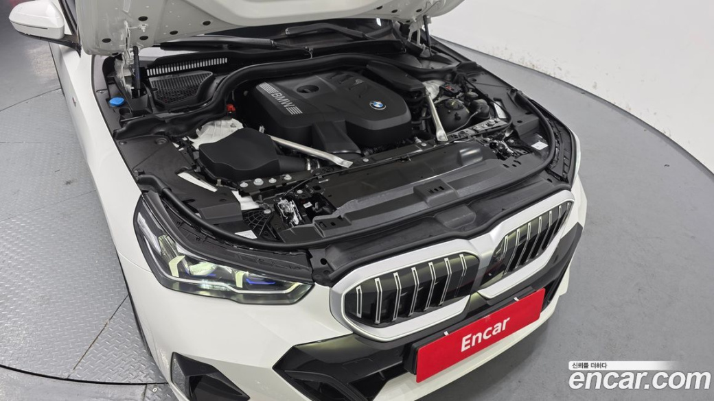 BMW 5-Series 520i M Sport, 2025