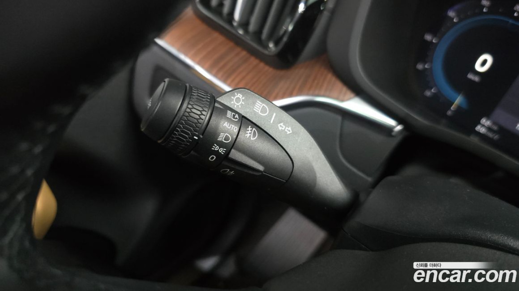 Volvo XC60 B6 Ultimate Bright, 2024