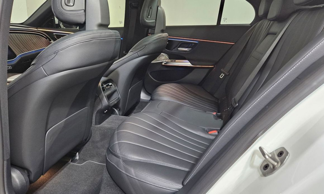 Mercedes-Benz E-Class E300 4MATIC Exclusive, 2024