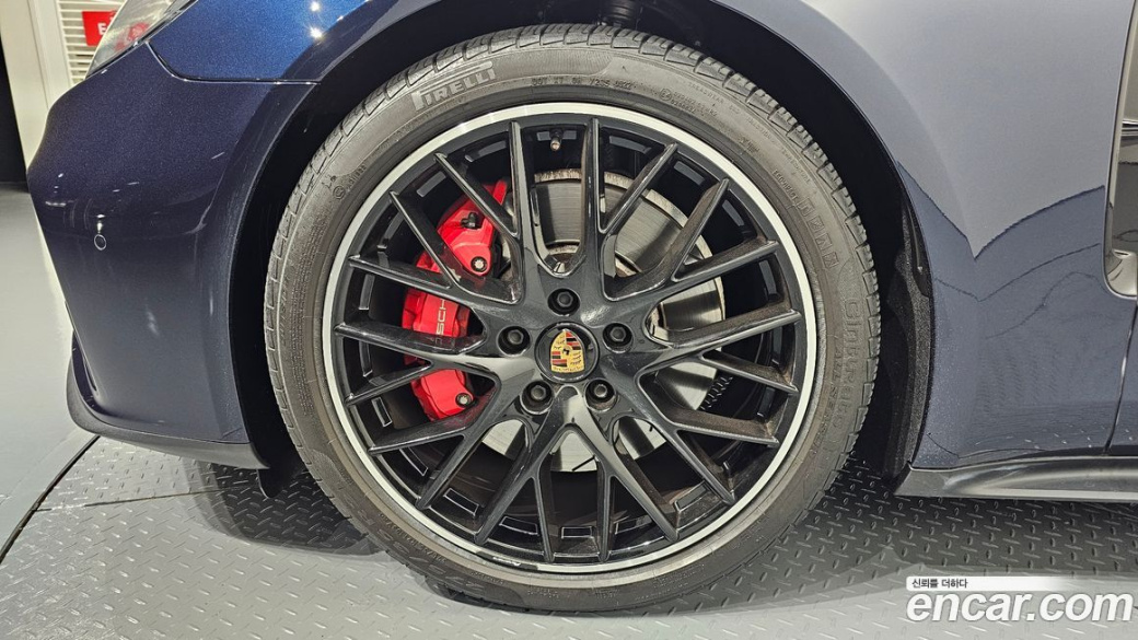 Porsche Panamera 4.0 GTS, 2022