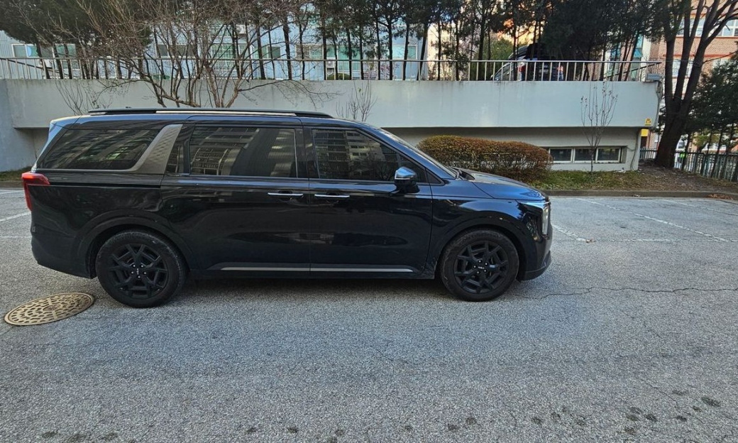 Kia Carnival 9-Seater Gravity, 2025