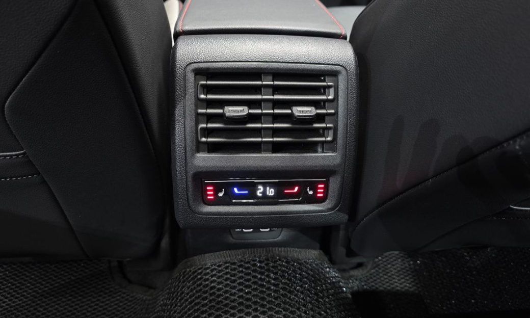 Volkswagen Golf 2.0 GTI, 2024