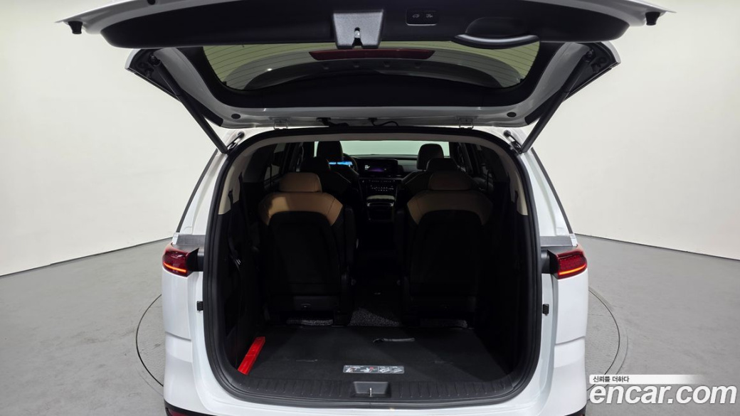 Kia Carnival 9-Seater Signature, 2023