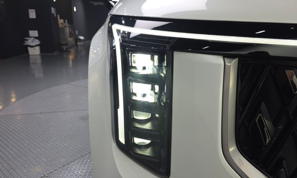 Kia Carnival 9-Seater Signature, 2024