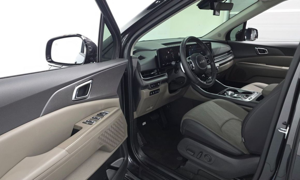 Kia Carnival 9-Seater Noblesse, 2024