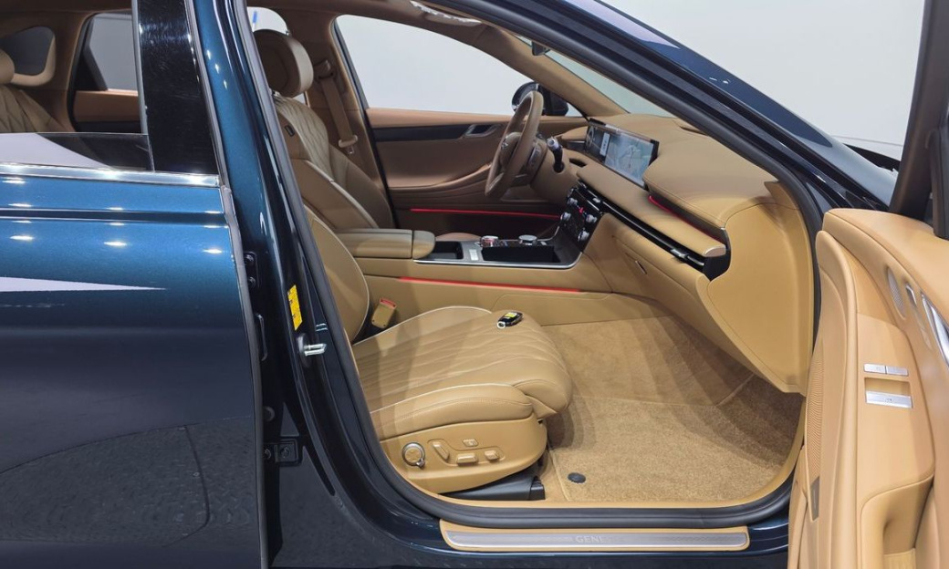 Genesis G80 Gasoline 2.5 Turbo AWD, 2025