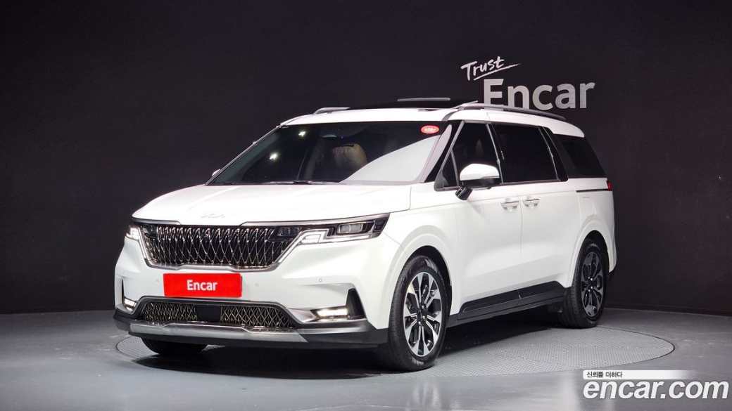 Kia Carnival 7-Seater Signature, 2023