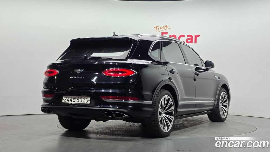 Bentley Bentayga 4.0 V8 Azure, 2023