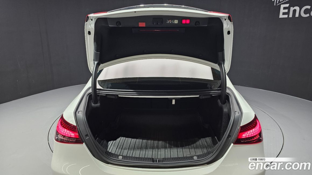 Mercedes-Benz E-Class E250 AMG Line, 2023
