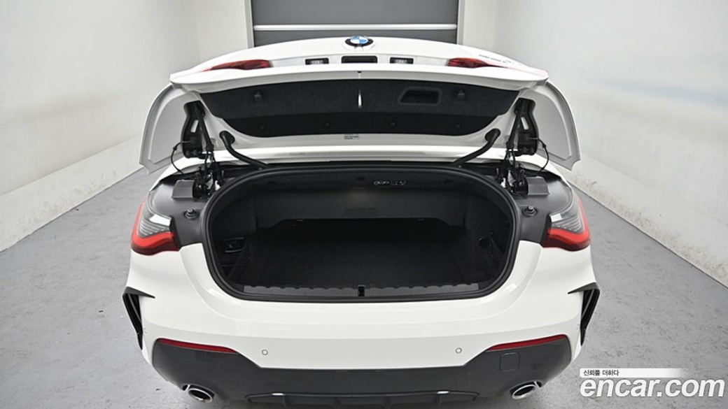 BMW 4-Series 420i M Sport Convertible, 2023
