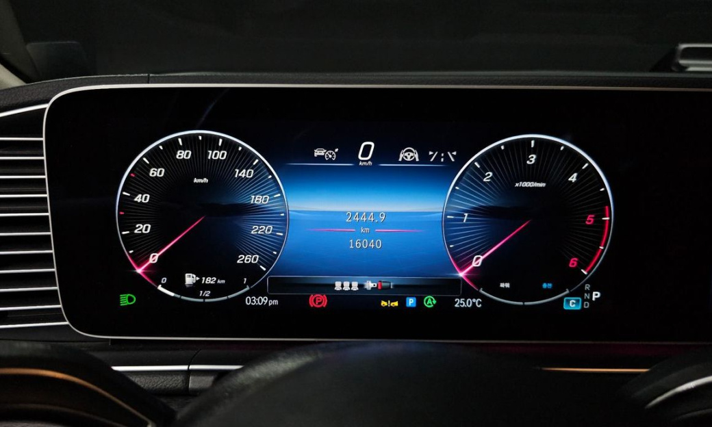 Mercedes-Benz GLE-Class GLE300d 4MATIC, 2024