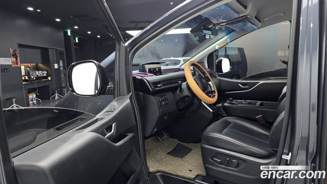Hyundai Staria Tourer 9-Seater, 2023