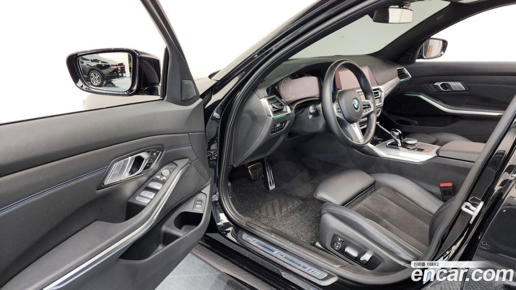 BMW 3-Series 320i M Sport, 2022