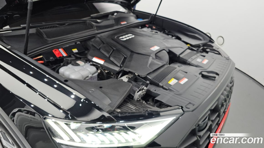 Audi Q8 55 TFSI Quattro Premium, 2023