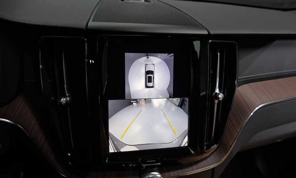 Volvo XC60 B5 Ultra Bright, 2025
